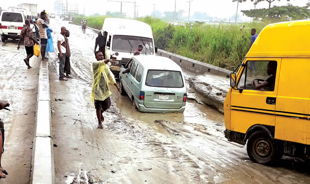 Horrible-experiences-of-motorists-and-pedestrians-on-the-Lagos-Badagry-Expressway
