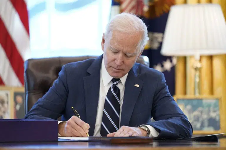 Biden-signs-768x512